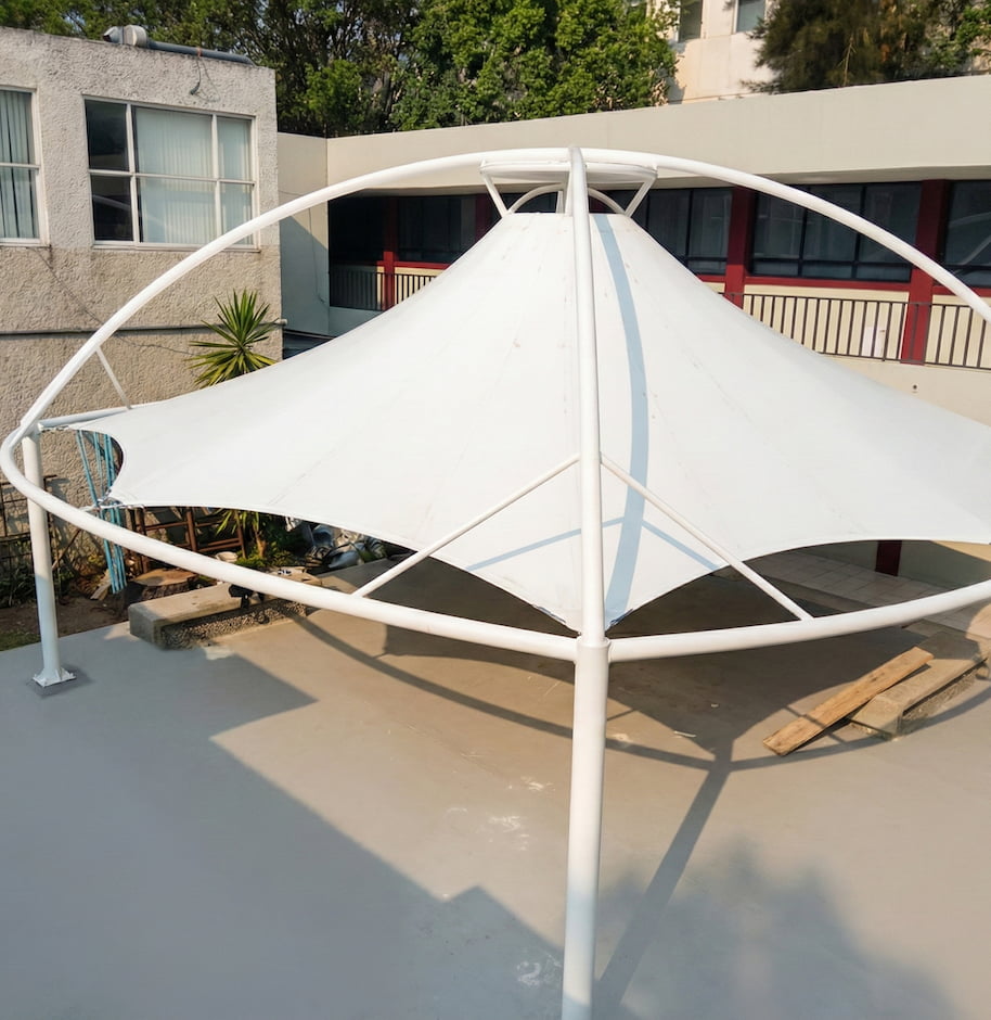 Velaria de sombra para patio escolar y zonas comunes en el IPN