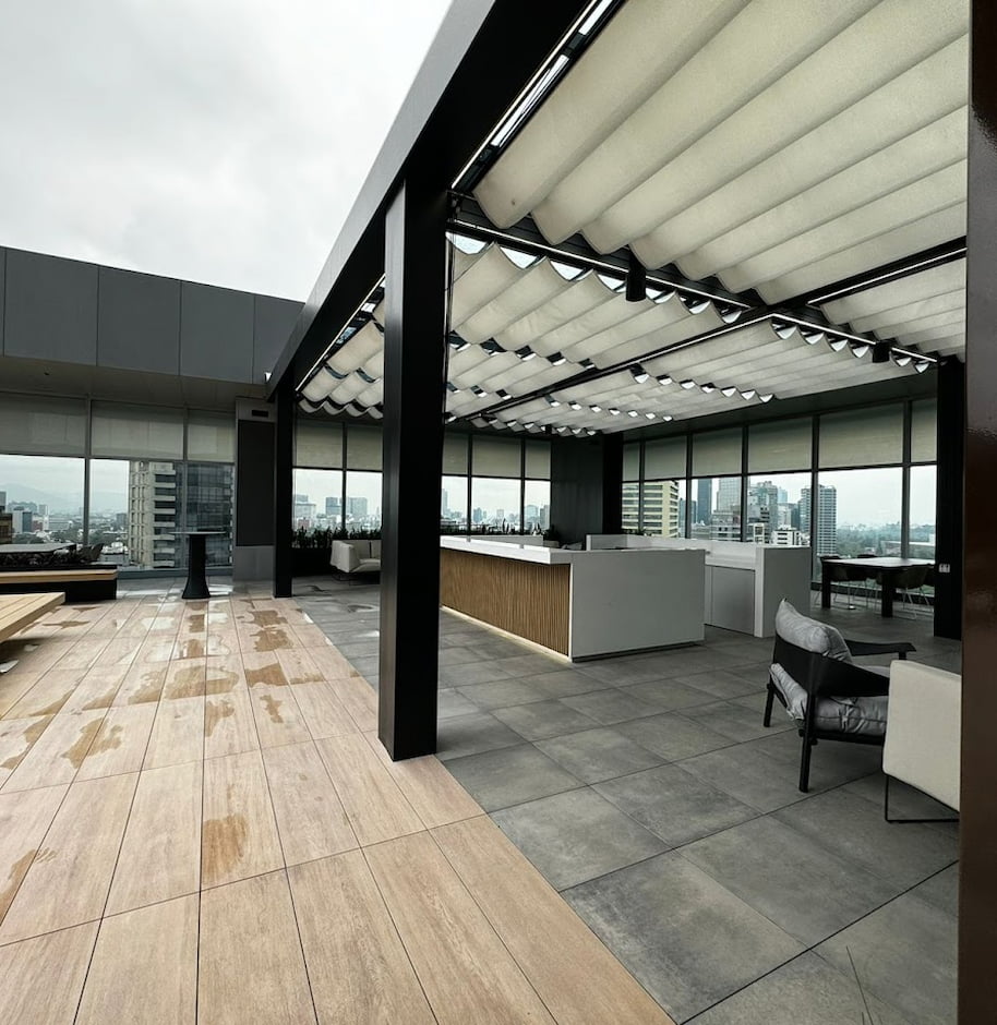 Sistema de palillería y cubierta para terraza en Scotiabank - DIDANF