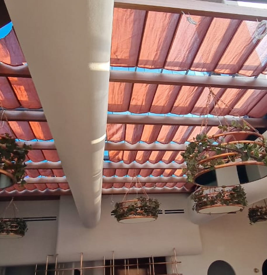 Sistema de cubierta retráctil palillería en Plaza Roja - DIDANF